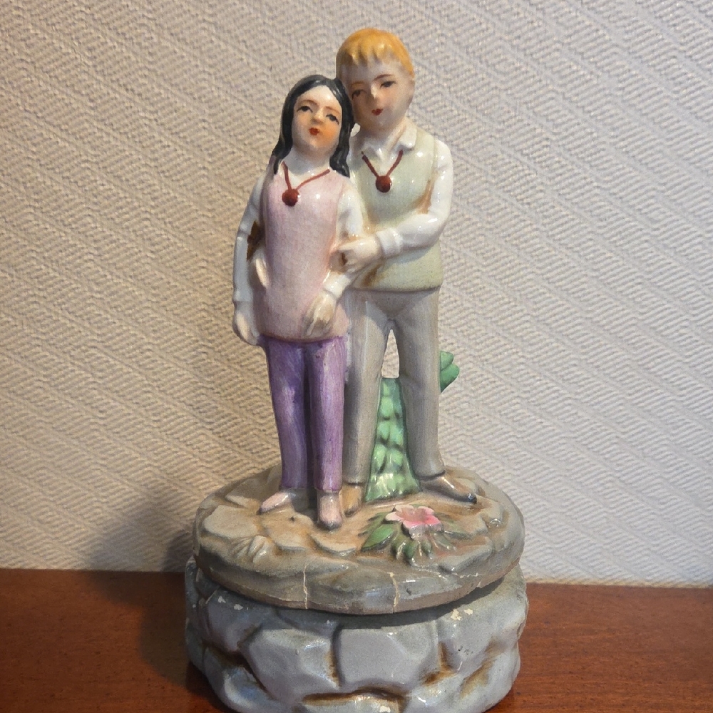 Charming Love Story Couple Porcelain Figurine Music Box. Plays The Theme To Love